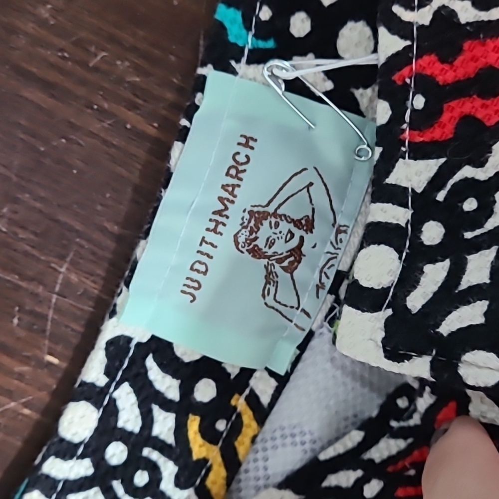 JUDITH MARCH Multi-Color Medallion Print Shorts With Ruffle Pockets - Picture 5 of 8